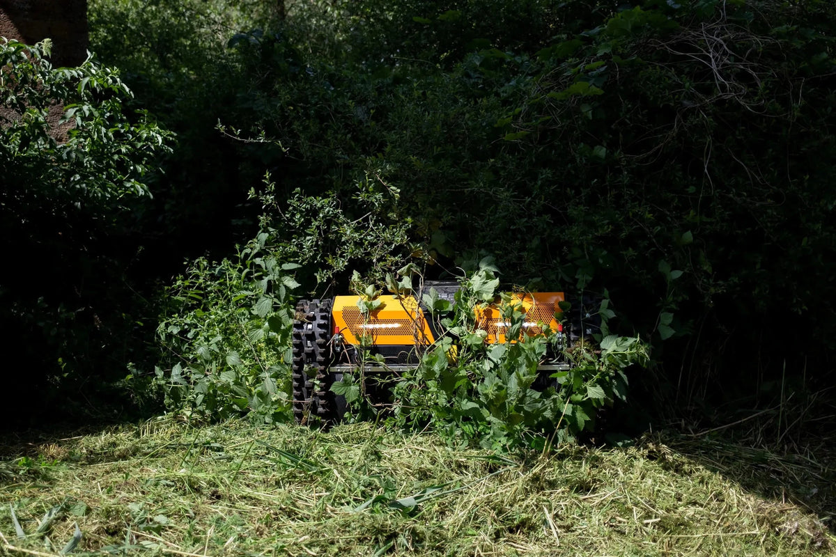 AS 990 Thar RC ferngesteuerte Mähraupe mit Sichelmesser - AS-Motor