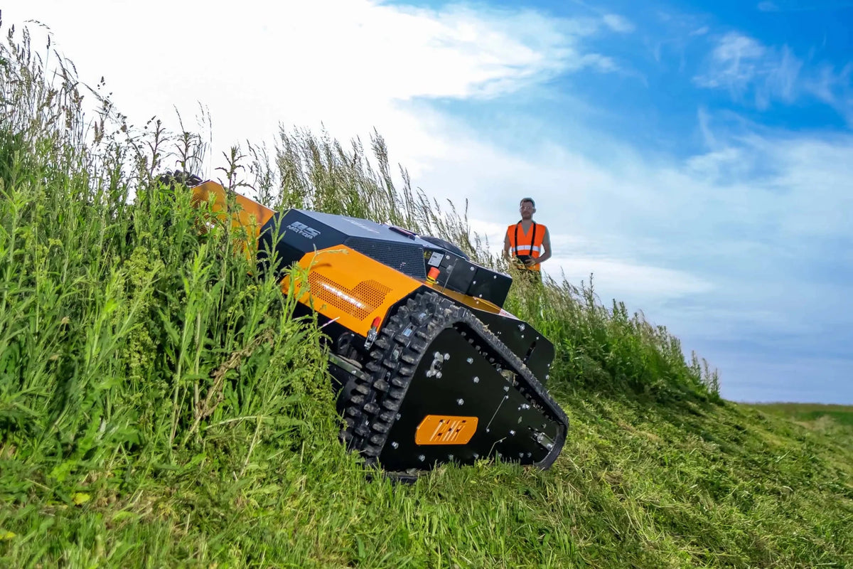 AS 990 Thar RC ferngesteuerte Mähraupe mit Sichelmesser - AS-Motor