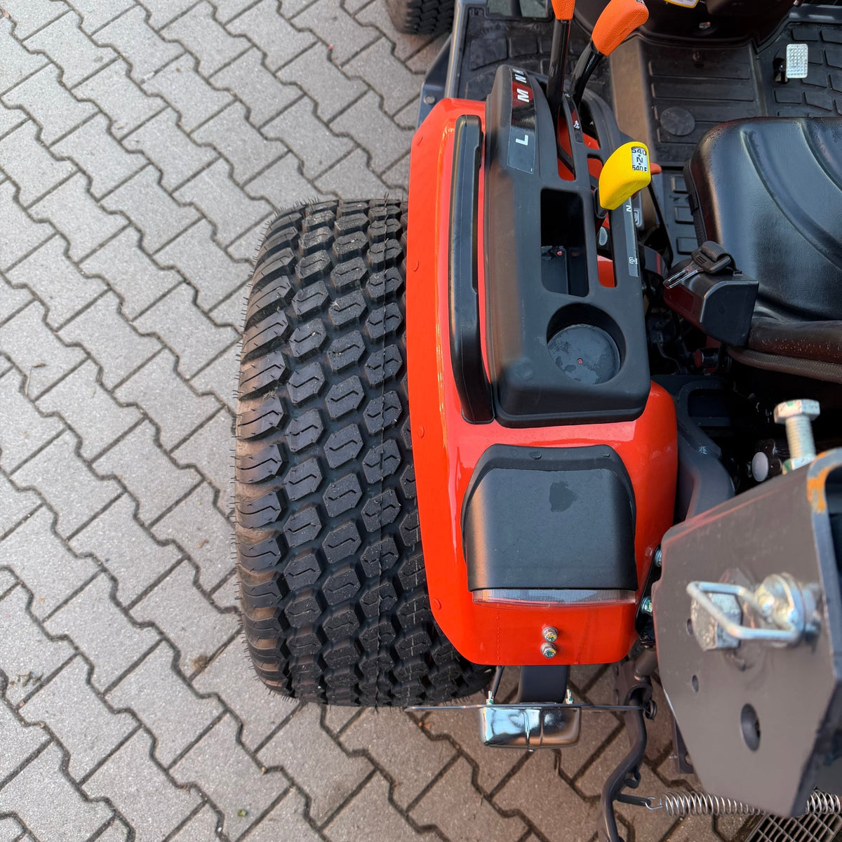 EK1-221 Einstiegstraktor kompakt und günstig Tageszulassung - Kubota