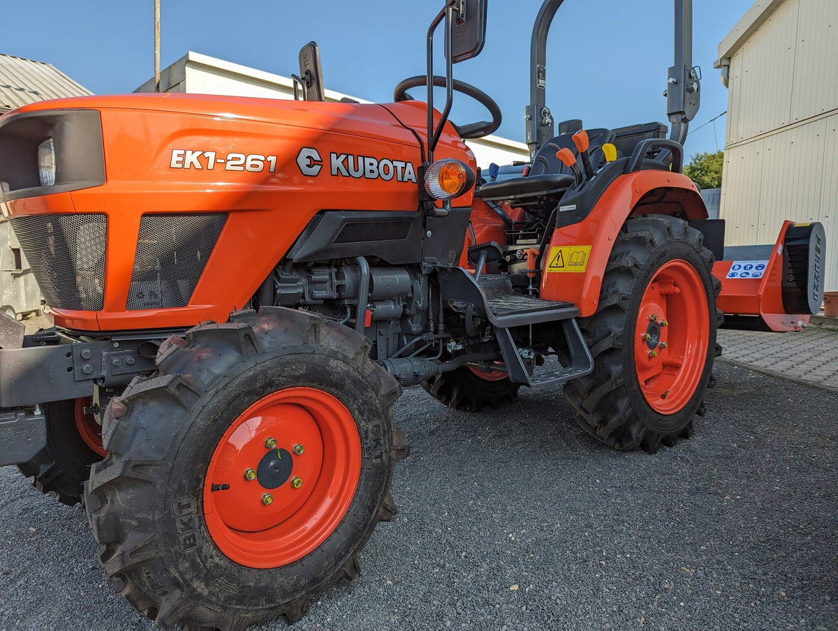 EK1-261 D Kompakttraktor stark und günstig Tageszulassung - Kubota