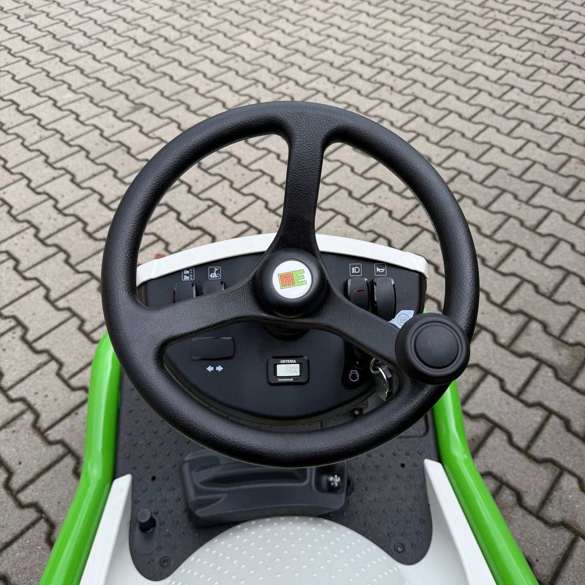 Etesia Rasentraktor MKHP3 Hydro 80 - Etesia