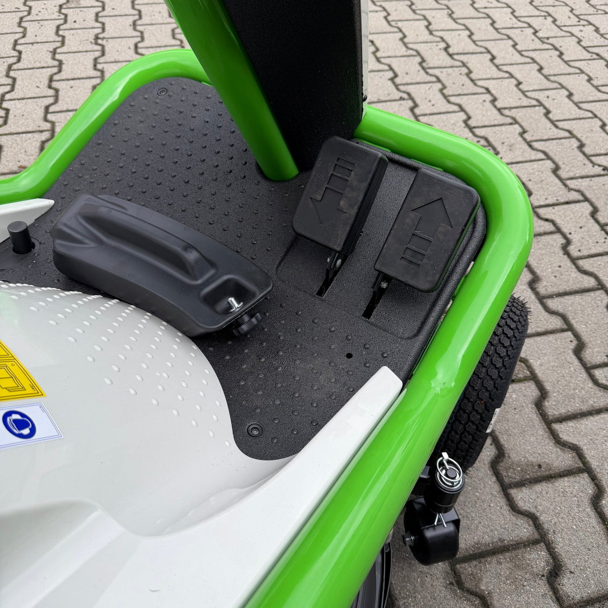 Etesia Rasentraktor MKHP3 Hydro 80 - Etesia