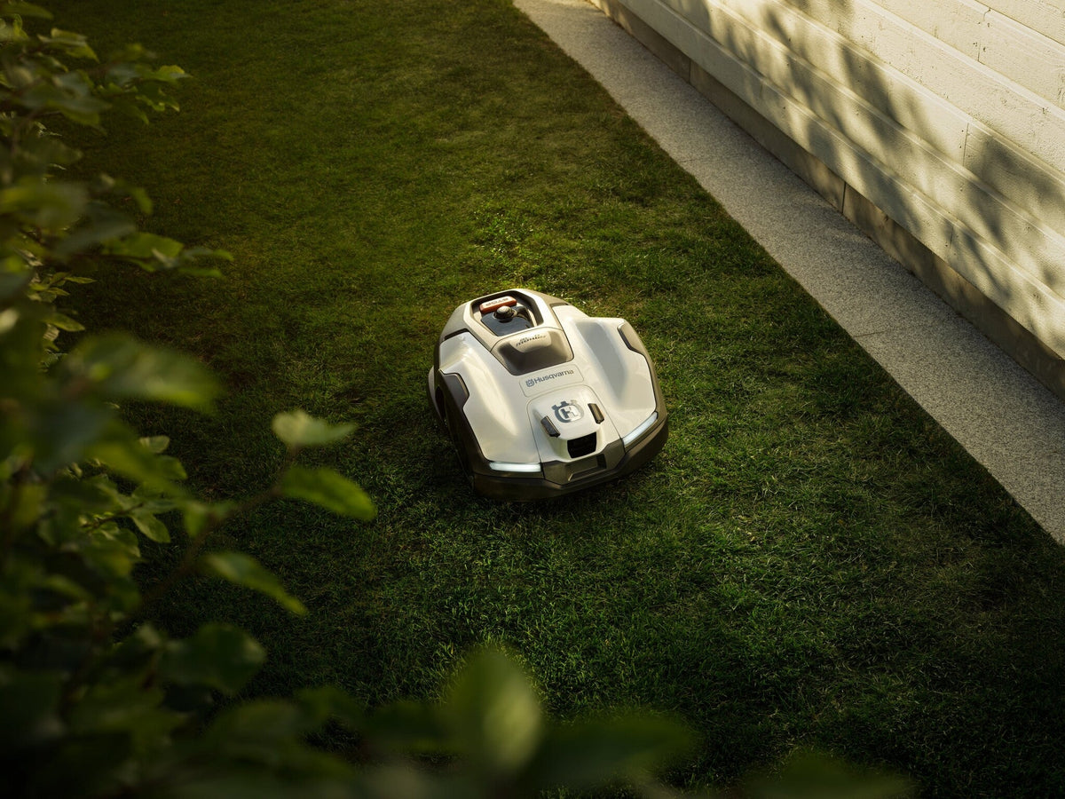 Husqvarna Automower 405VE Nera (2026) - Husqvarna®