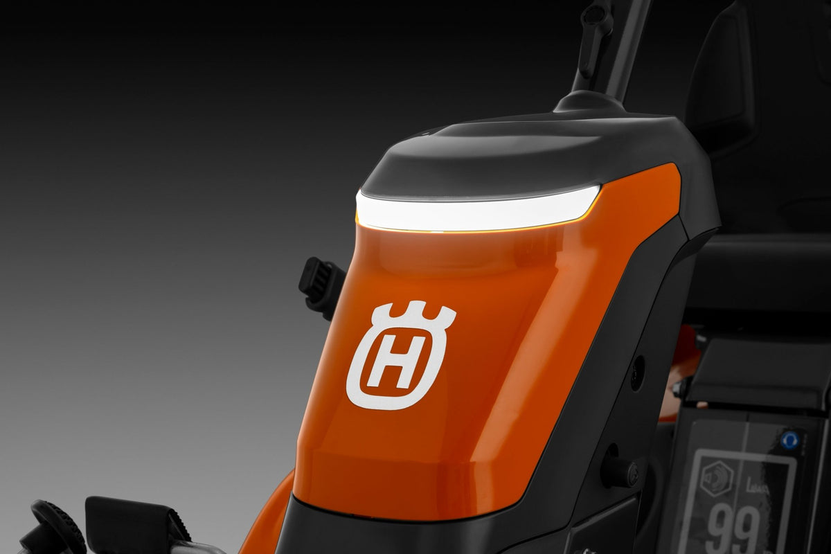 Husqvarna Rider R 216Ts AWD mit 103cm Mähwerk - Husqvarna®