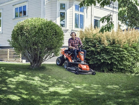 Husqvarna Rider R 320X AWD mit 103cm Mähwerk - Husqvarna®