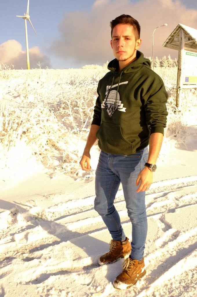 Sweater und 2 T-Shirts - Kiefernrausch